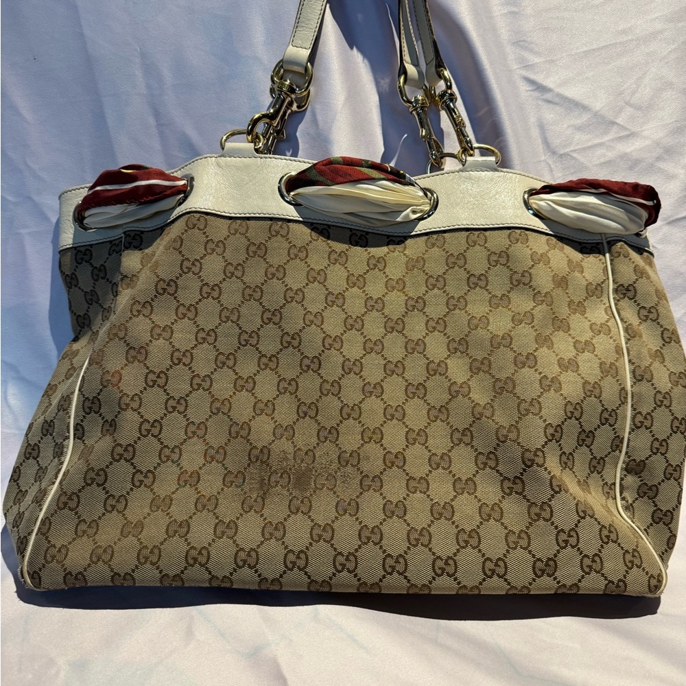Gucci Beige/Off White GG Canvas Large Positano
Scarf Tote - Picture 3 of 10